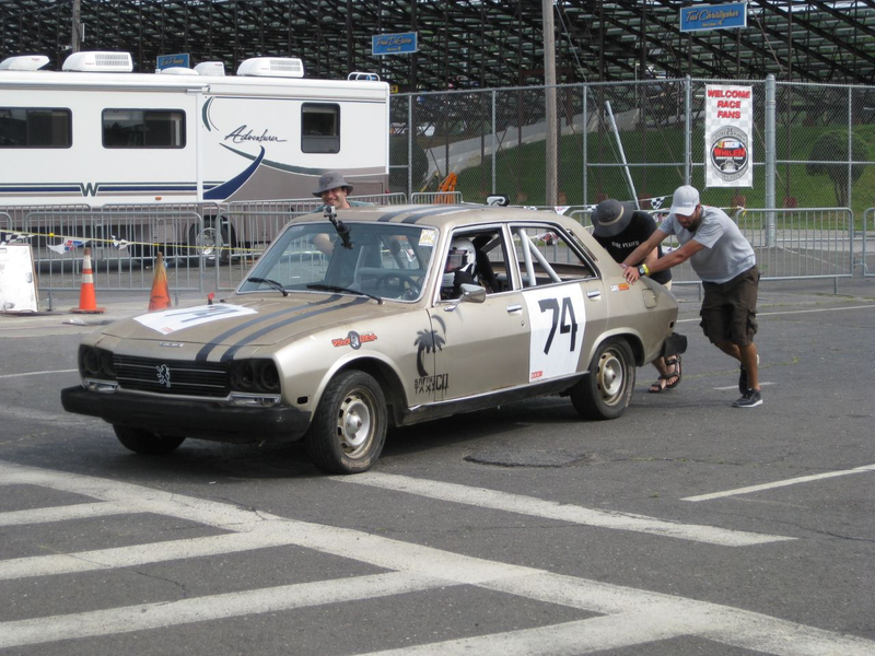 Illustration for article titled The 24 Hours Of LeMons New England 2009 Über Gallery, Part 4